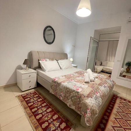 Gjirokastër Meg'S Apartment מראה חיצוני תמונה
