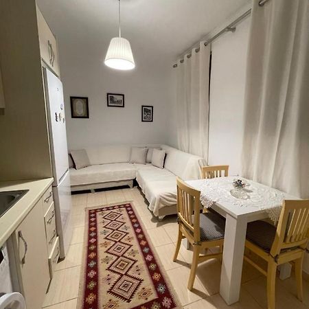 Gjirokastër Meg'S Apartment מראה חיצוני תמונה
