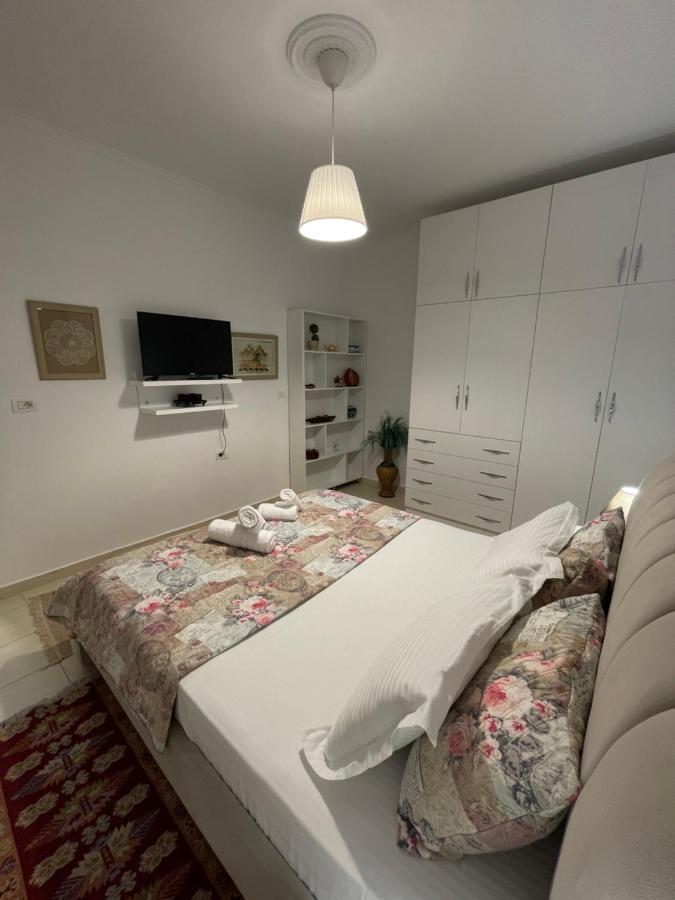 Gjirokastër Meg'S Apartment מראה חיצוני תמונה